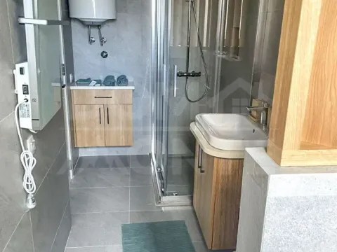 Rent, two bedroom apartment, 70m², Tivat, Crna Gora - image 12