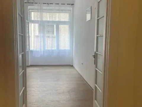 Rent, one bedroom apartment, 33m², Vračar Centar, Vračar Sve Podlokacije - image 2