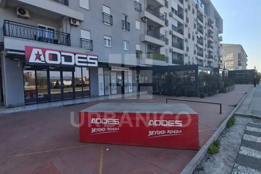 Izdavanje, poslovni prostor, 80m², Stari Aerodrom, Podgorica