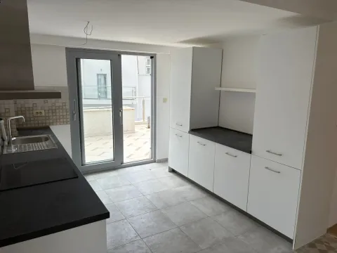 Sale, three bedroom apartment, 171m², Petrovac, Budva - image 5