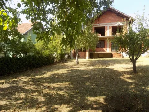 Sale, house, 228m², Karadjordjevo brdo, Paraćin