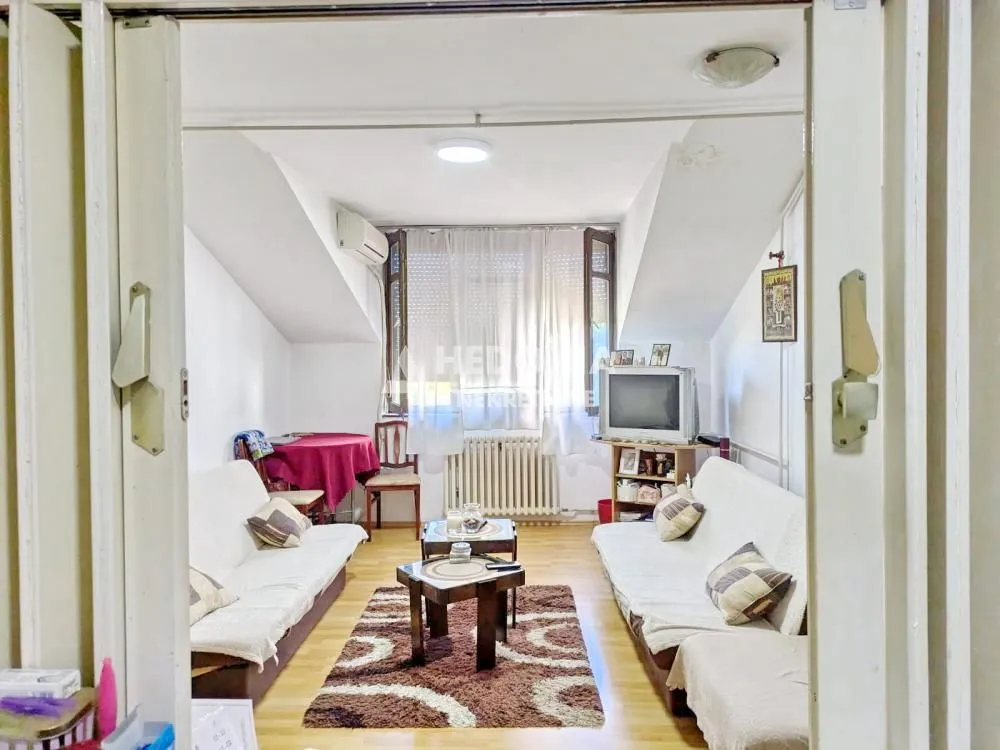 Prodaja, jednosoban stan, 43m², Zemun Sve Podlokacije, Beograd