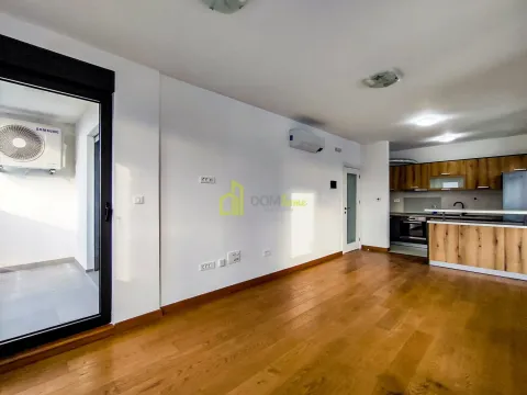 Izdavanje, dvosoban stan, 69m², Tološka šuma, Podgorica - image 2