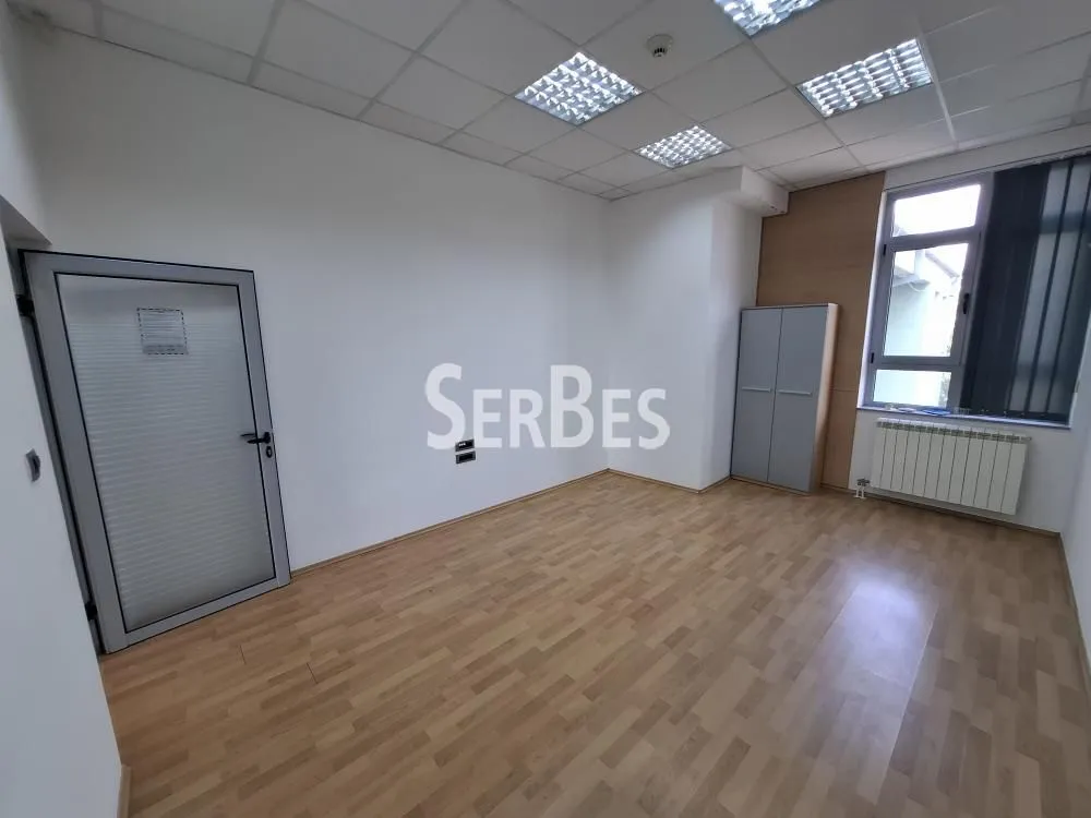 Sale, office space, 736m², Salajka, Novi Sad Sve Podlokacije