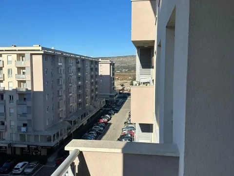Rent, two bedroom apartment, 64m², City Kvart, Podgorica - image 30