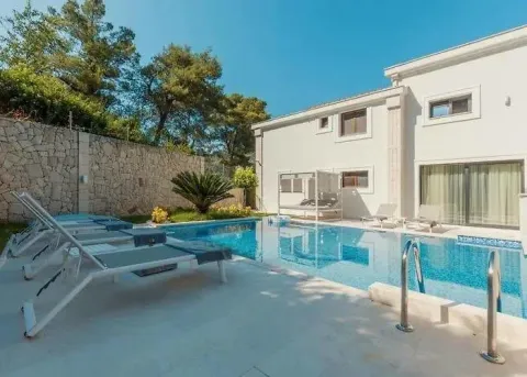 Izdavanje, kuća, 400m², Centar, Tivat - image 8