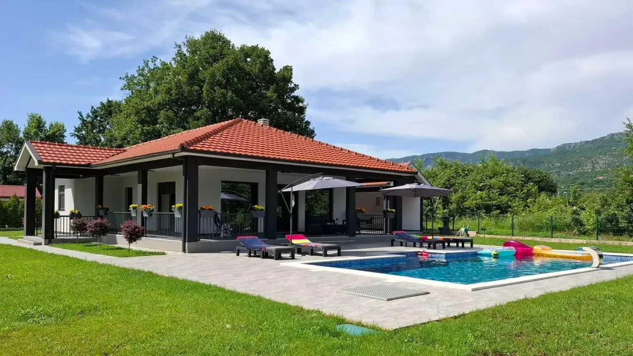 Rent, house, 155m², Pričelje, Podgorica