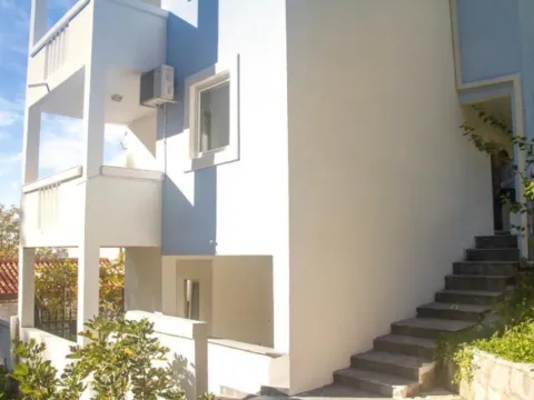 Sale, studio apartment, 26m², Sveti Stefan, Budva - image 3