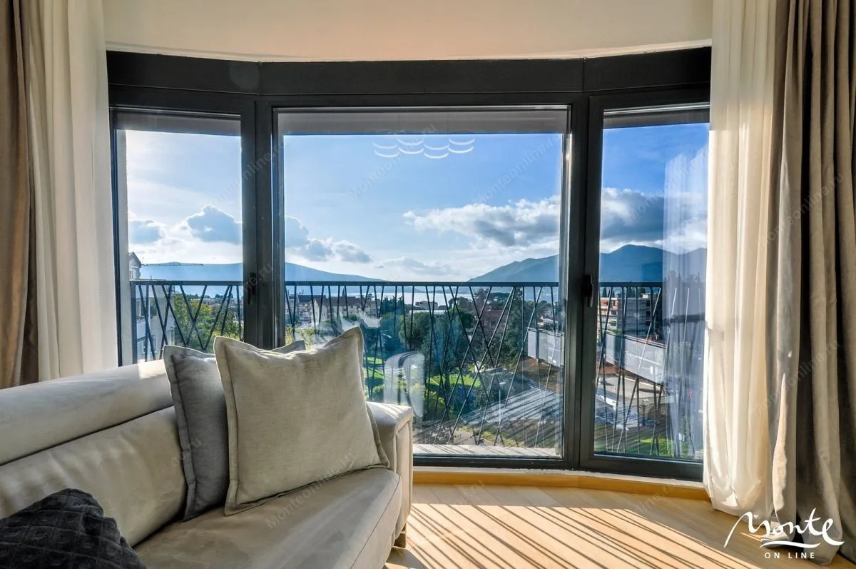 Prodaja, dvosoban stan, 73m², Tivat, Crna Gora