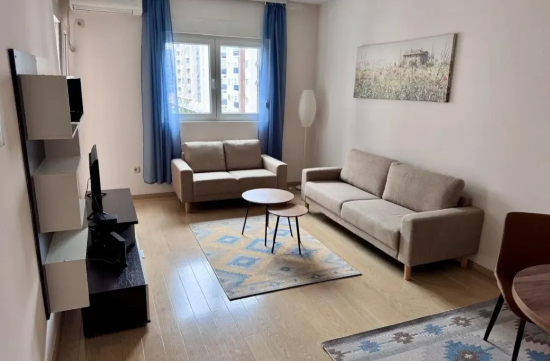 Izdavanje, jednosoban stan, 46m², City Kvart, Podgorica