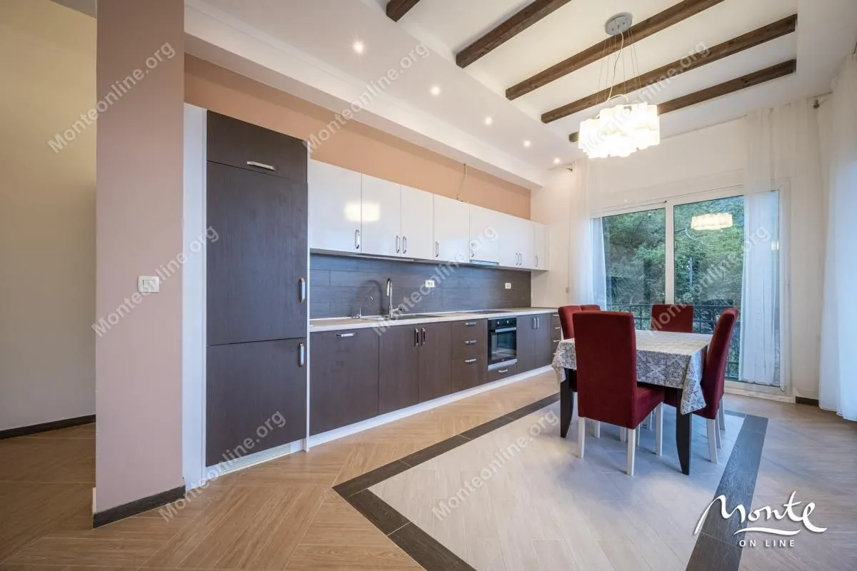 Sale, house, 103m², Risan, Kotor