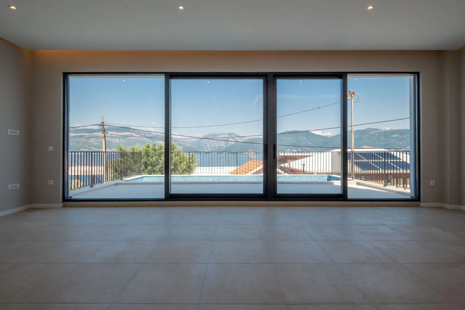 Prodaja, kuća, 200m², Krašići, Tivat