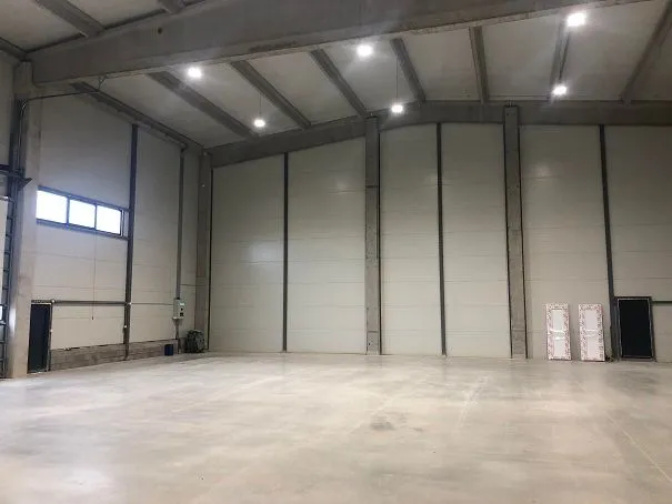 Izdavanje, poslovni prostor, 2100m², Krnješevci, Stara Pazova