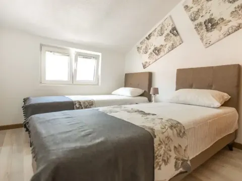 Sale, two bedroom apartment, 70m², Budva, Crna Gora - image 6