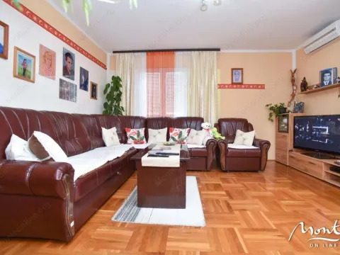 Prodaja, kuća, 221m², Budva, Crna Gora - image 7