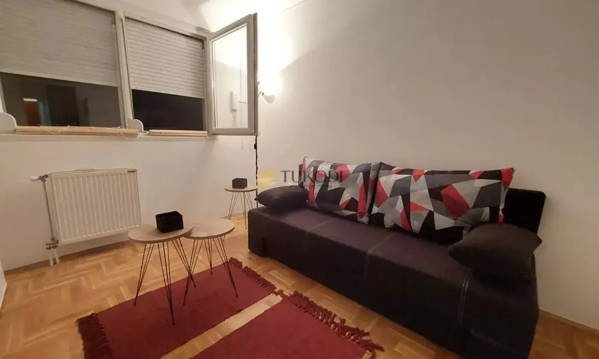 Izdavanje, garsonjera, 21m², Bulevar Evrope, Novi Sad Sve Podlokacije