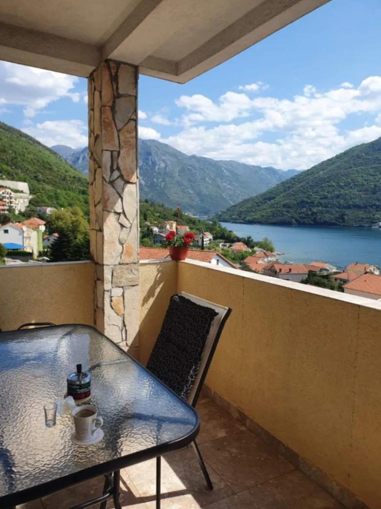 Prodaja, stan, 57m², Kamenari, Herceg Novi