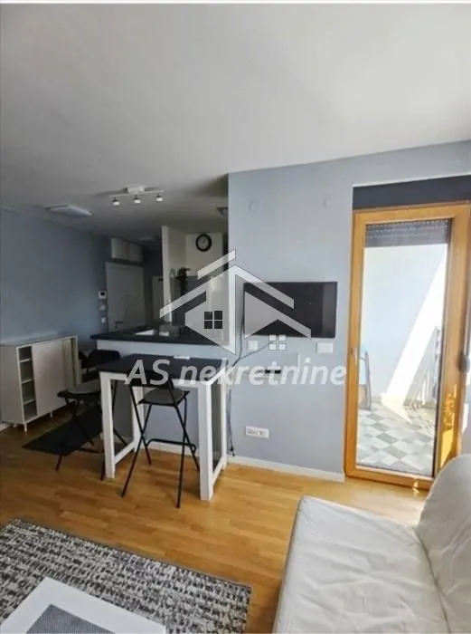 Rent, three bedroom apartment, 54m², Retenzija, Beograd