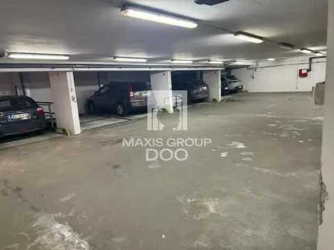 Izdavanje, trosoban stan, 80m², Slavija, Vračar Sve Podlokacije - image 11
