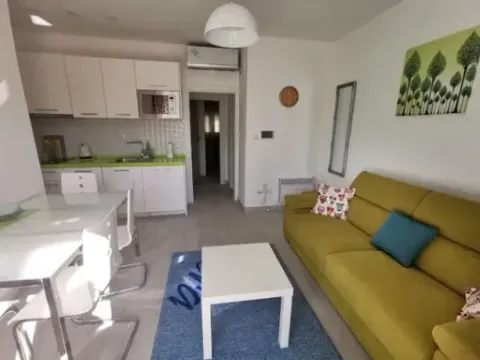 Izdavanje, dvosoban stan, 85m², Centar, Tivat - image 6