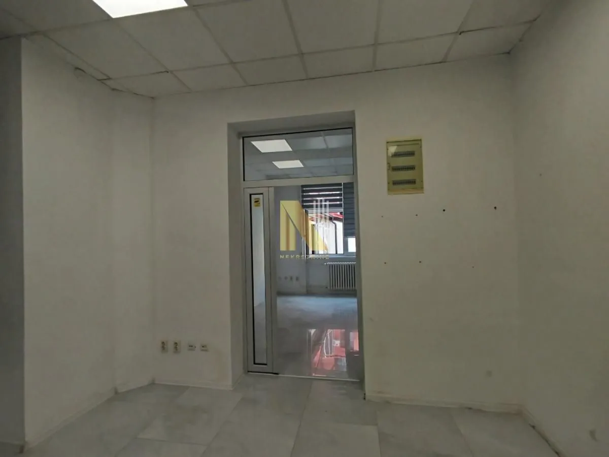 Rent, office space, 160m², Centar, Novi Sad