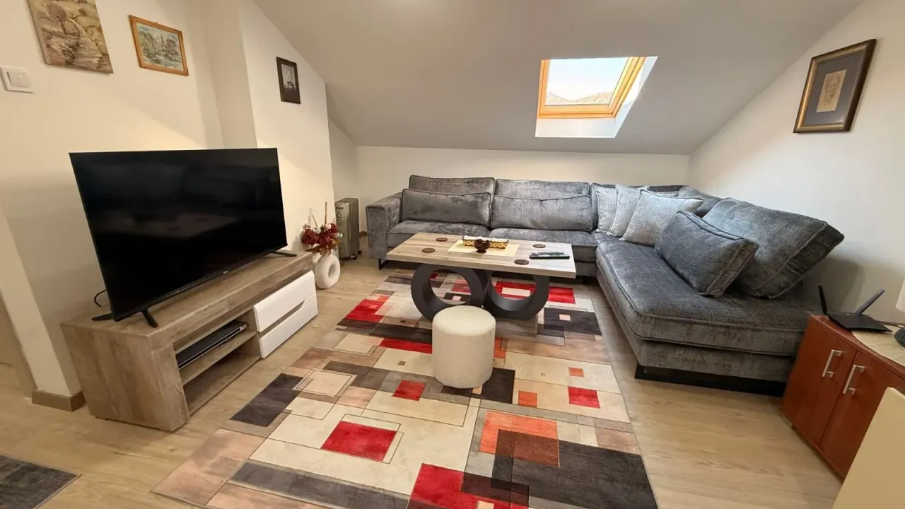 Rent, one bedroom apartment, 45m², Centar, Cetinje