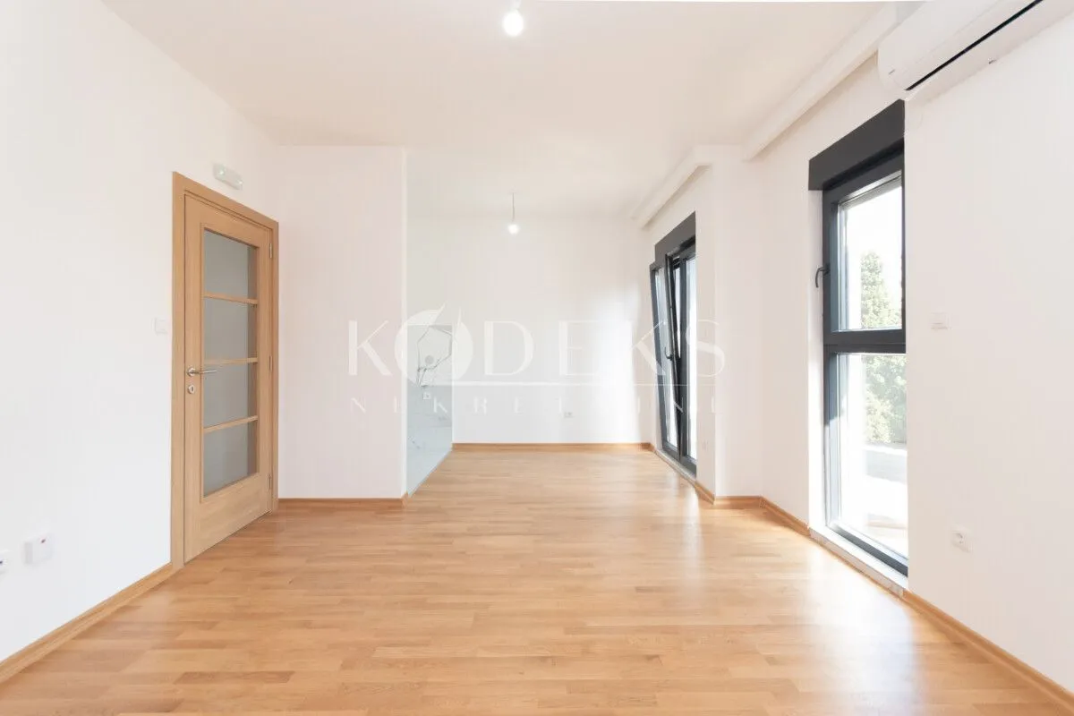Rent, office space, 50m², Momišići, Podgorica