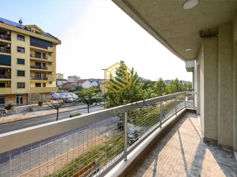Rent, two bedroom apartment, 65m², Stari Aerodrom, Podgorica - image 2