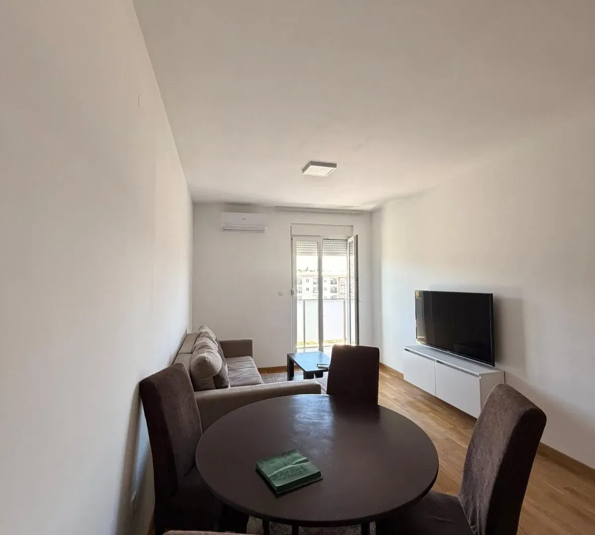 Izdavanje, jednosoban stan, 42m², Zabjelo, Podgorica