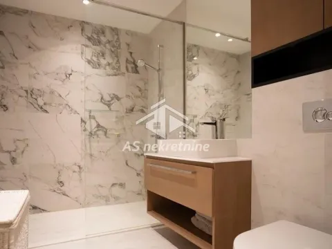 Izdavanje, trosoban stan, 82m², Savski Venac, Beograd - image 19