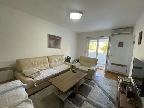 Izdavanje, dvosoban stan, 70m², Centar, Podgorica - image 5