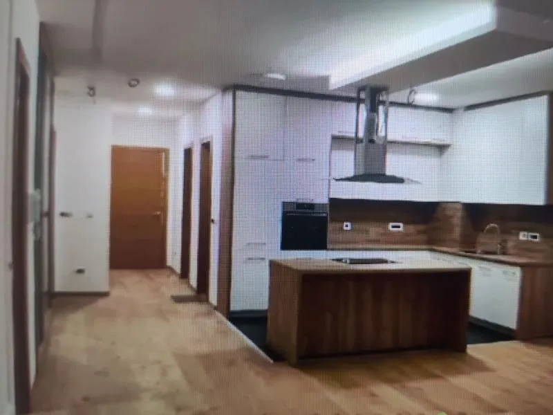 Izdavanje, četvorosoban stan, 130m², Vračar Hram, Vračar Sve Podlokacije