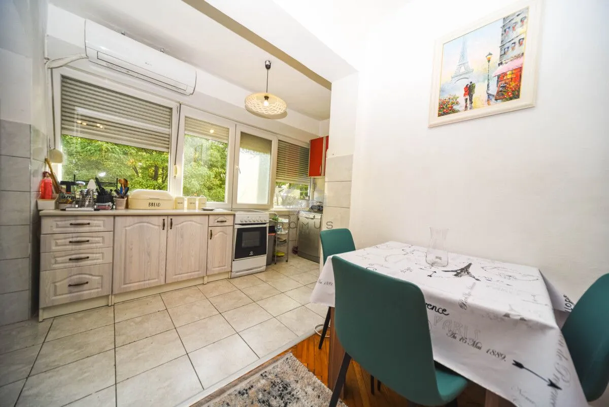 Izdavanje, trosoban stan, 70m², Centar, Podgorica