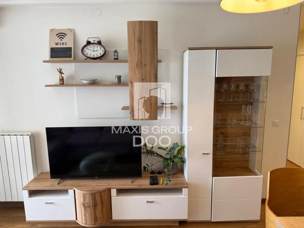 Rent, two bedroom apartment, 56m², Savski Venac, Beograd