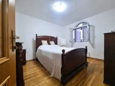 Rent, house, 400m², Zlatica, Podgorica - image 8