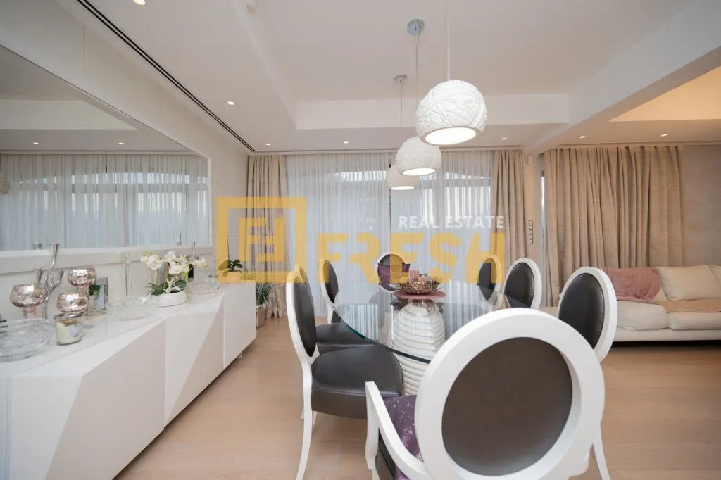 Prodaja, kuća, 300m², Tivat, Crna Gora