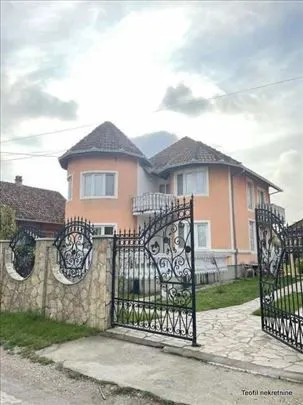 Prodaja, kuća, 277m², Batajnica, Beograd