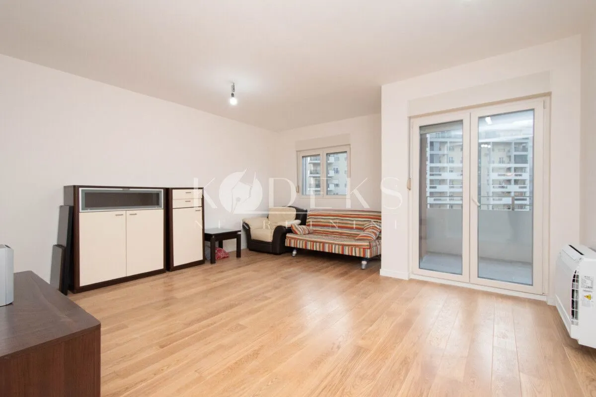 Rent, office space, 71m², Central Point, Podgorica