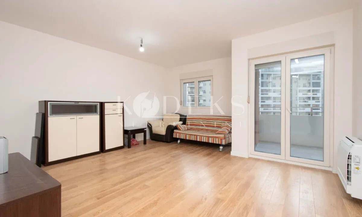 Rent, office space, 71m², Central Point, Podgorica