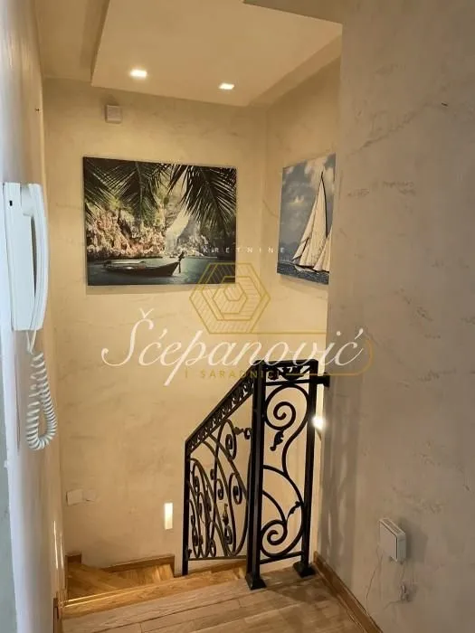 Prodaja, četvorosoban stan, 105m², Bulevar Evrope, Novi Sad Sve Podlokacije