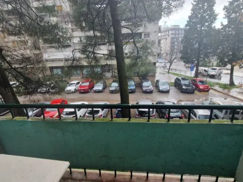 Rent, two bedroom apartment, 77m², Podgorica, Crna Gora - image 9