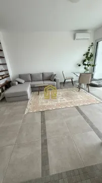 Dnevna soba sa garniturom i trpezarijskim dijelom. - image 4