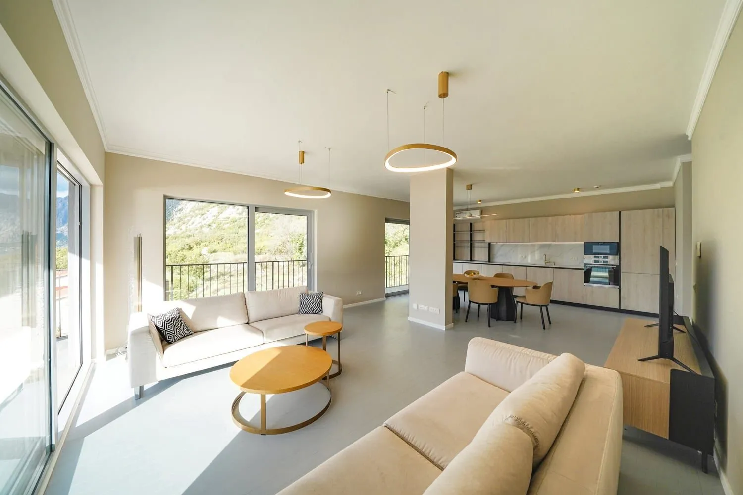 Prodaja, četvorosoban stan, 158m², Dobrota, Kotor