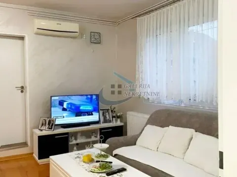 Sale, house, 290m², Centar, Inđija - image 6