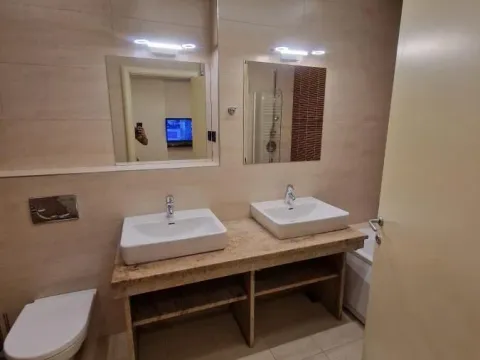 Izdavanje, četvorosoban stan, 150m², Savski Venac, Beograd - image 11