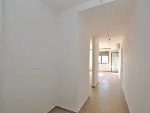 Prodaja, stan, 44m², Tivat, Crna Gora - image 8