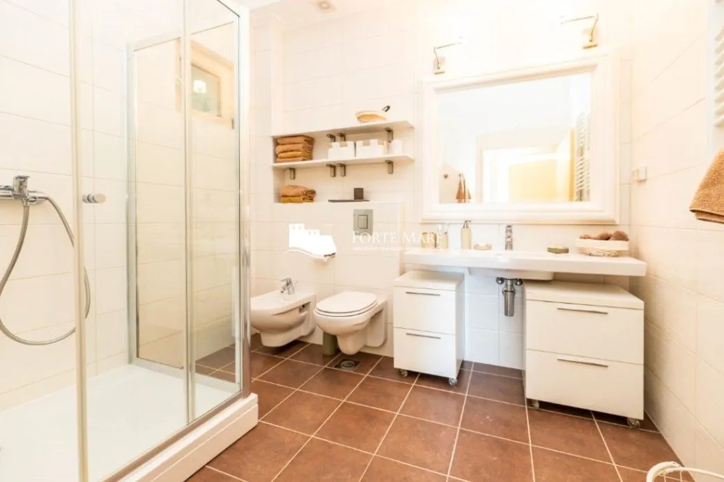 Prodaja, dvosoban stan, 118m², Njivice, Herceg Novi