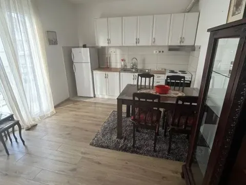 Izdavanje, jednosoban stan, 42m², Dalmatinska ulica, Podgorica - image 1