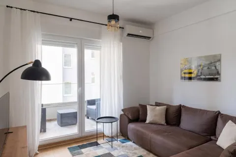 Rent, one bedroom apartment, 47m², Centar, Budva - image 1