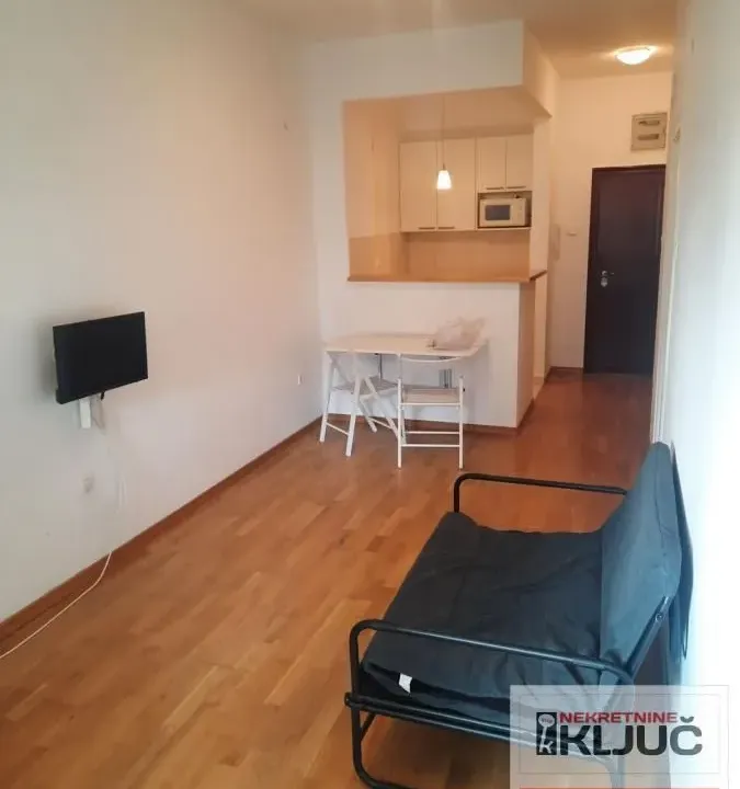 Izdavanje, dvosoban stan, 41m², Liman 3, Novi Sad Sve Podlokacije